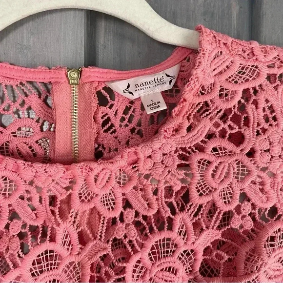 Nanette Lepore Rosetta Top pink in crochet lace coral sleeveless summer Small - Picture 5 of 5